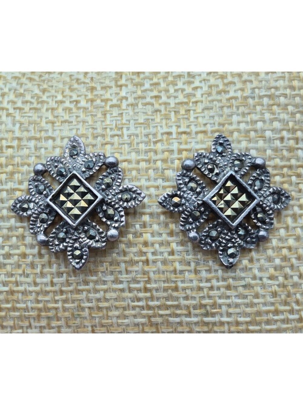 Cute 925 & Marcasite Silver Pierced Stud Earrings Whimsigoth Witchy Classic